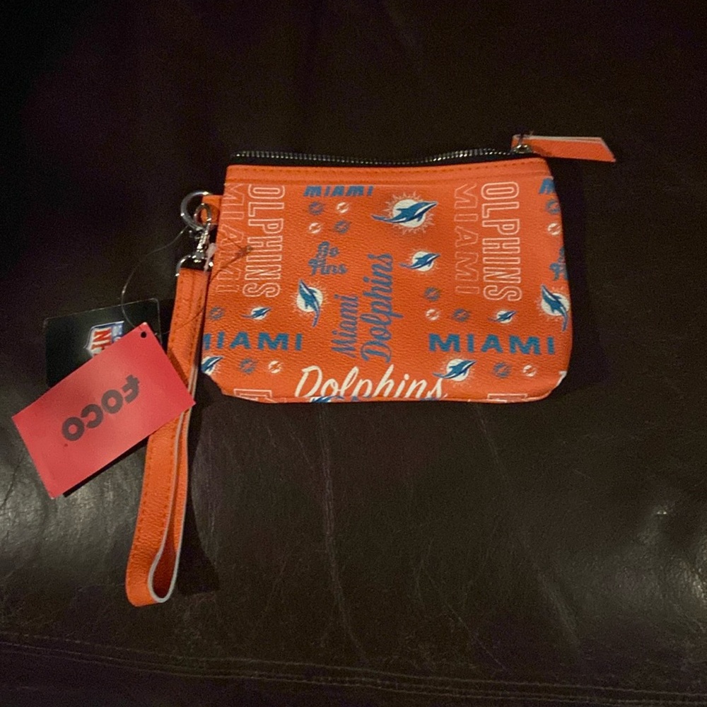 FOCO team logo clutch